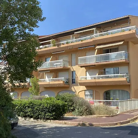 Deux-pieces 2* Avec Balcon Et Parking - Port - Fr-1-696-107 * Кане