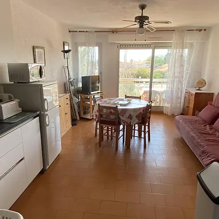 Апартаменты Deux-pieces 2* Avec Balcon Et Parking - Port - Fr-1-696-107 *