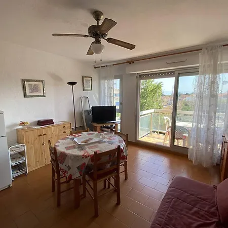 Апартаменты Deux-pieces 2* Avec Balcon Et Parking - Port - Fr-1-696-107 *